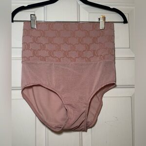 Juicy Couture High‎ Waisted Mesh Bottom Pink Underwear Size L.
New without tags.